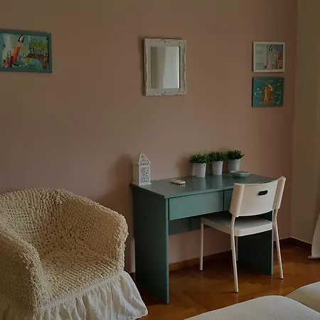 Seaview Studio Flat In Central Halkis * Chalkís
